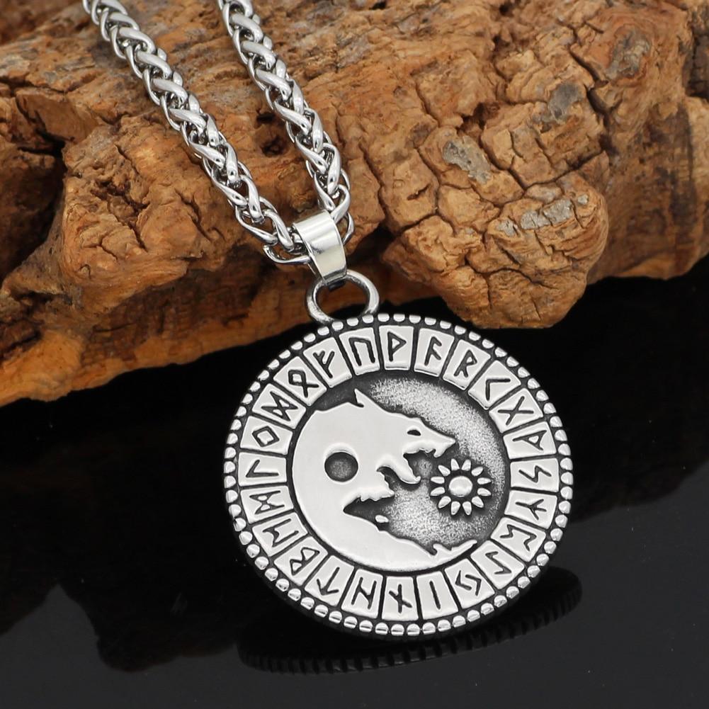 Odins-Glory Metal-chain Wolf Necklace With Viking Runes